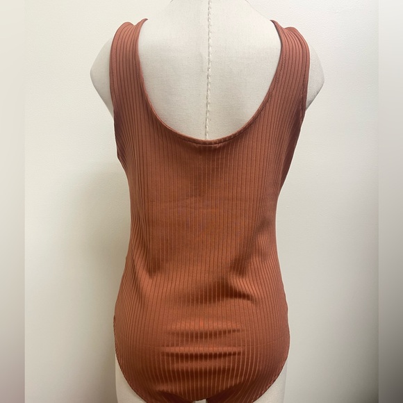 H&M Bentley Ribbed Henley Bodysuit - Picture 4 of 6